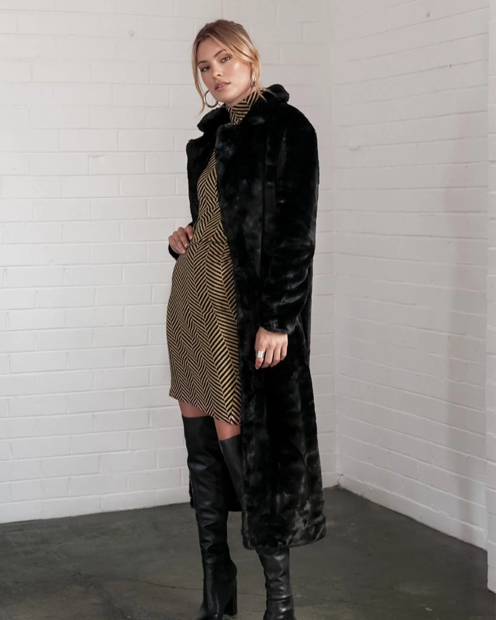 Black Bird Coat | Black