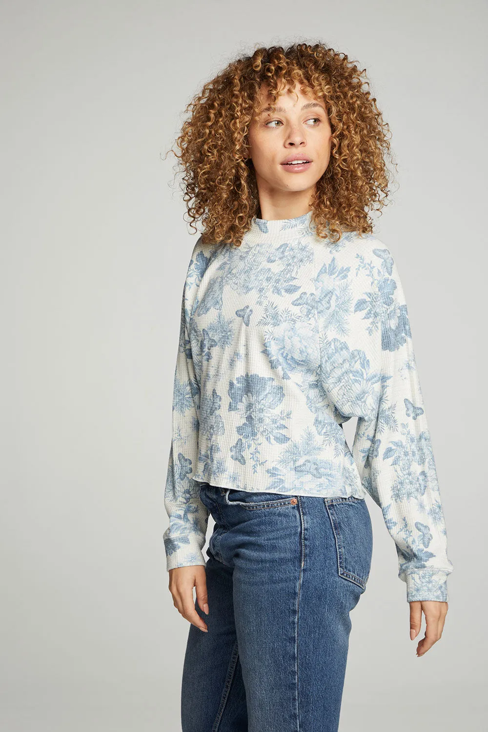 Long Sleeve Cropped Mock Neck Raglan Tee