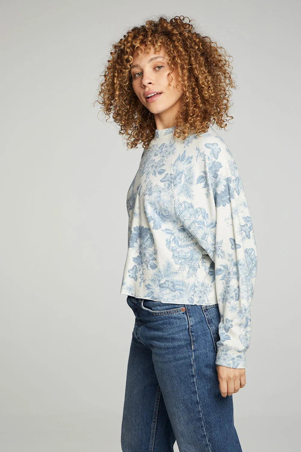 Long Sleeve Cropped Mock Neck Raglan Tee