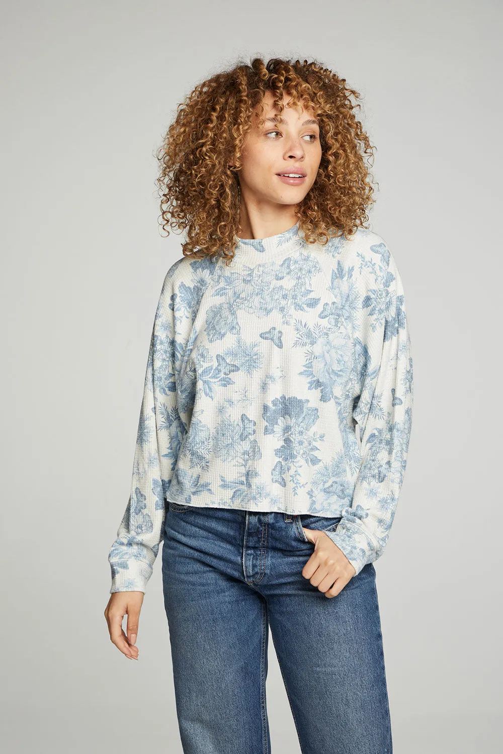 Long Sleeve Cropped Mock Neck Raglan Tee