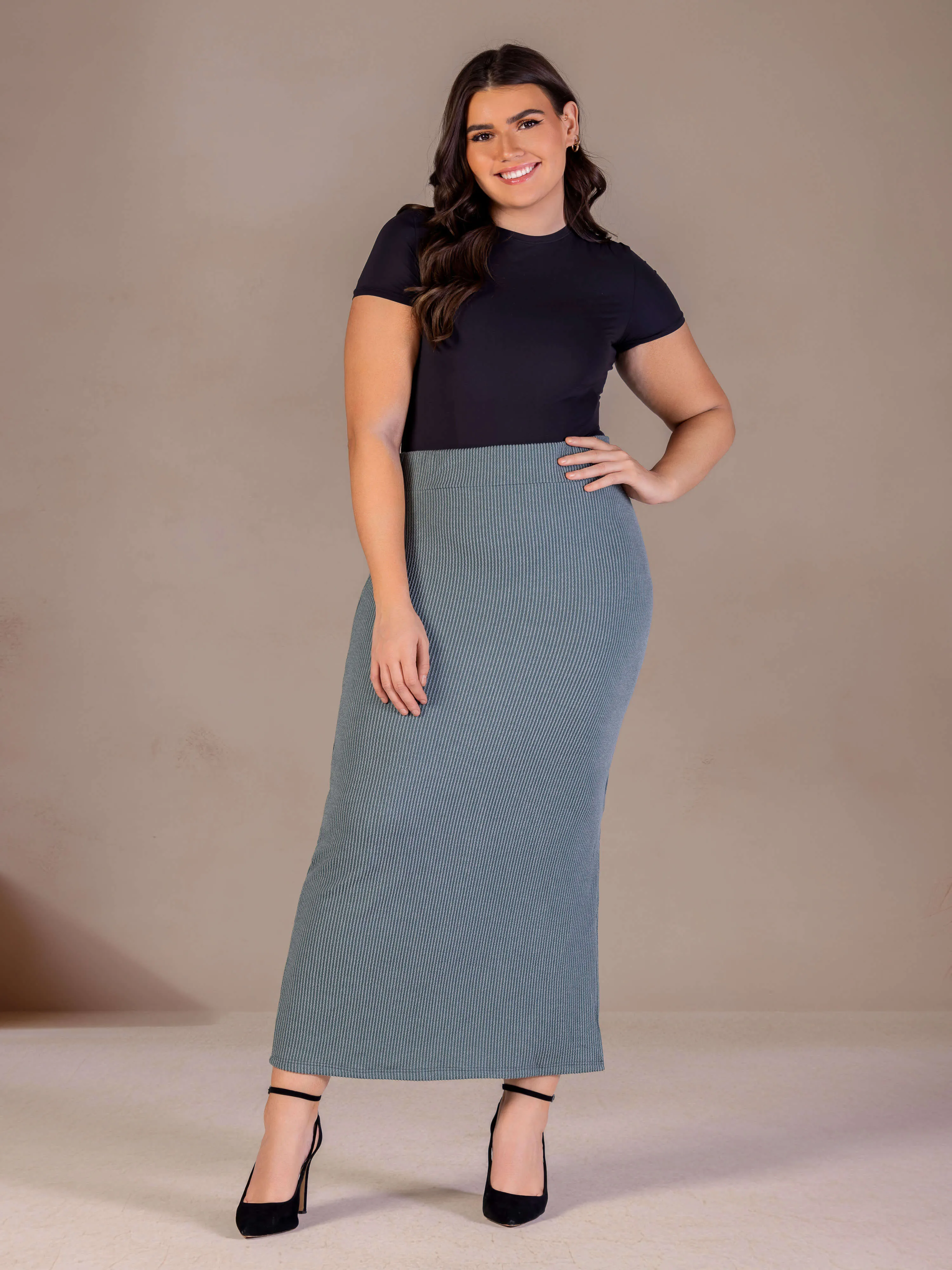 Plus Size Ribbed Knit Side Slit Elastic Waist Maxi Skirt